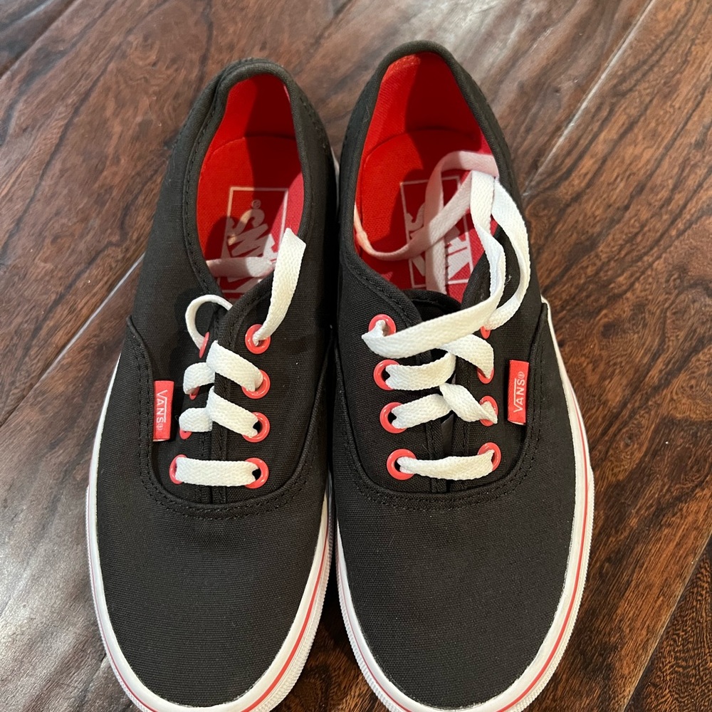 Vans Unisex Classics Canvas Skate Shoes Black 721356. NWOT